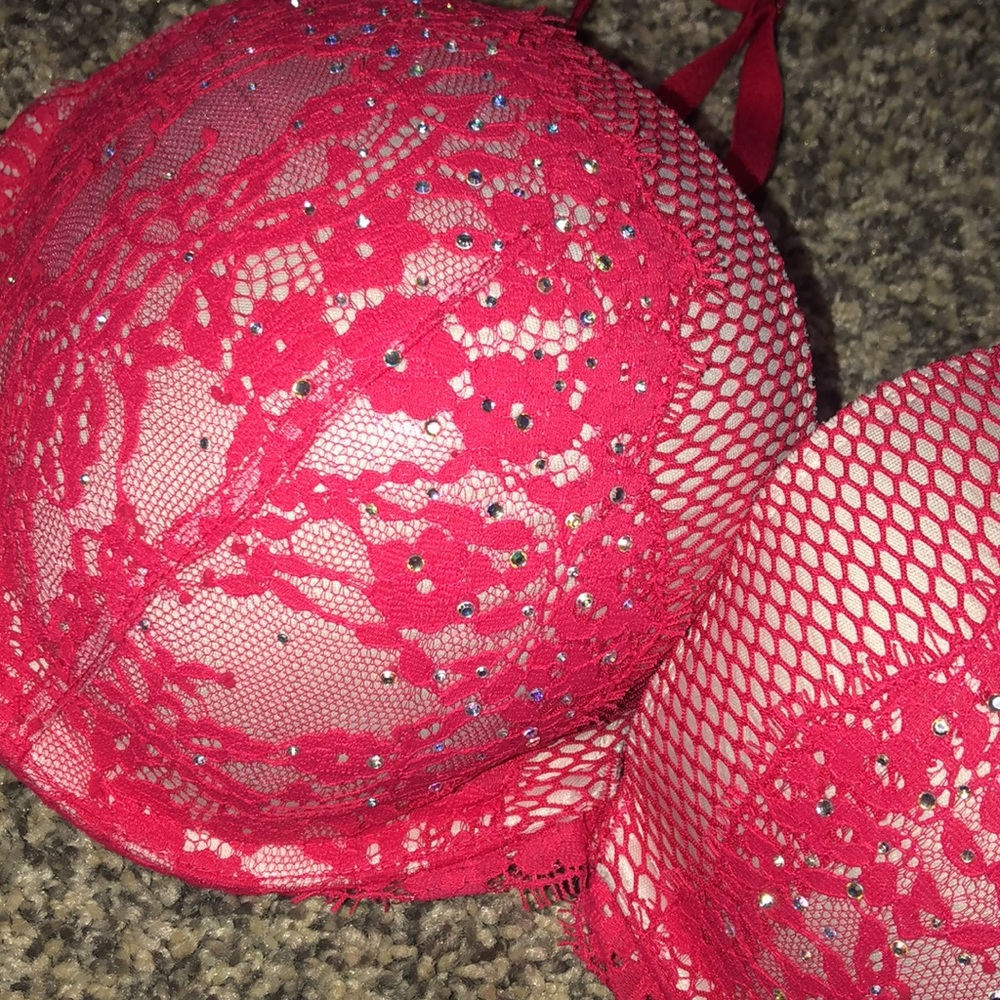 Victoria Secret Bra - Picture 2 of 5